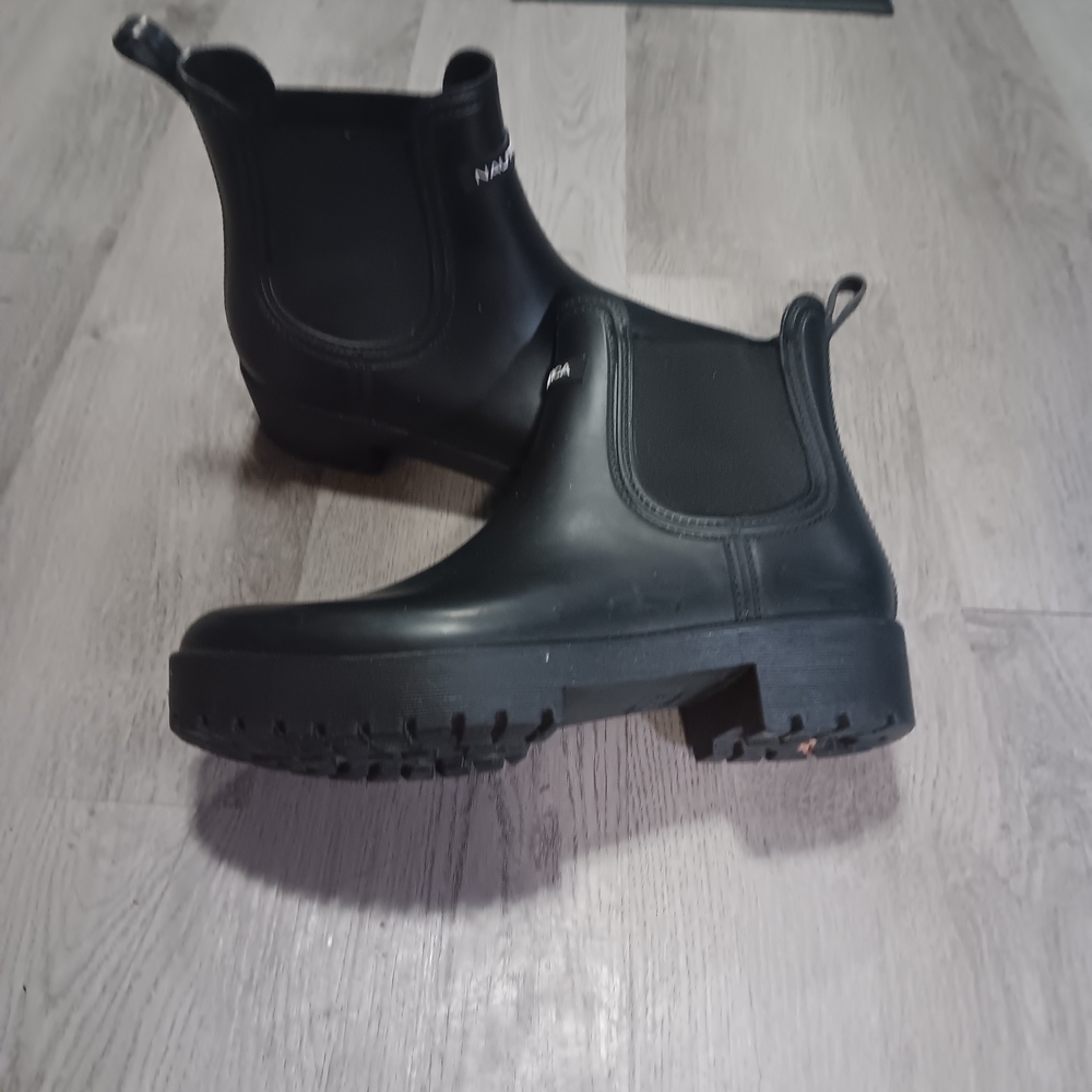 Nautica Black Ankle Boots with Elastic Panels - Picture 4 of 4